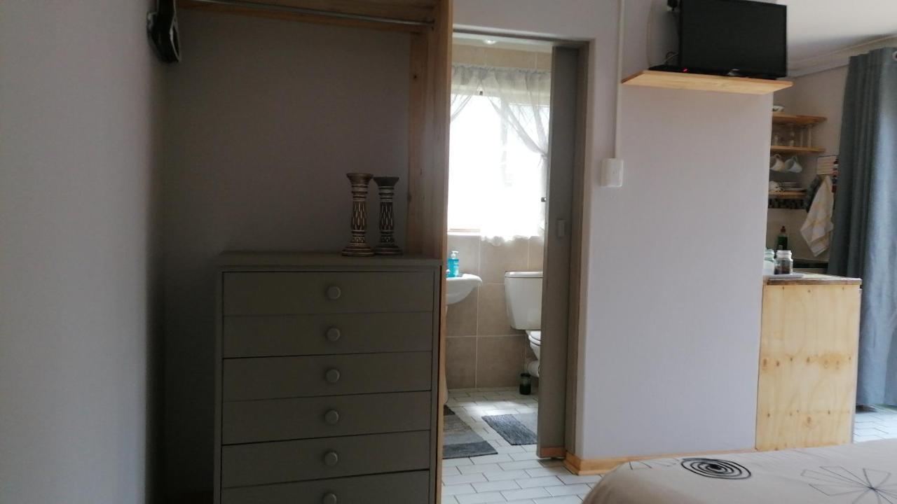 A1 Kynaston Self Catering Or Bed And Breakfast Jeffreys Bay Εξωτερικό φωτογραφία