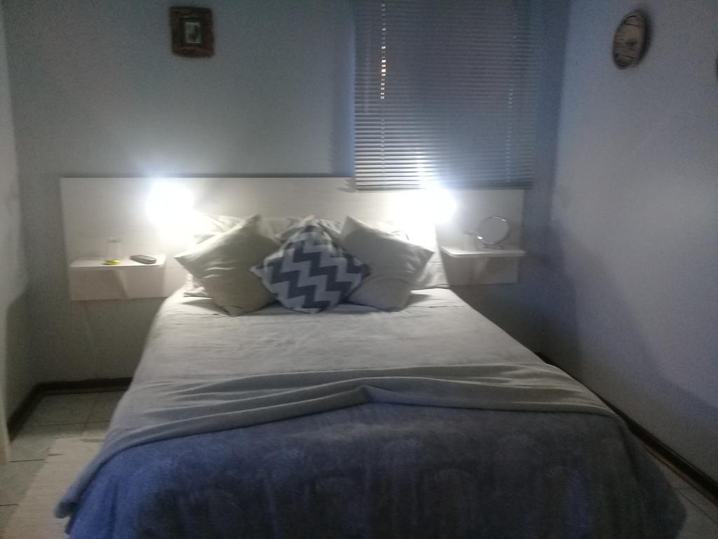 A1 Kynaston Self Catering Or Bed And Breakfast Jeffreys Bay Εξωτερικό φωτογραφία
